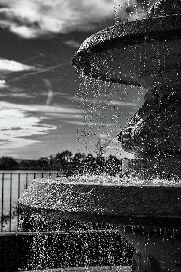 Riverwalk Fountain Photograph by Brian Bishop
