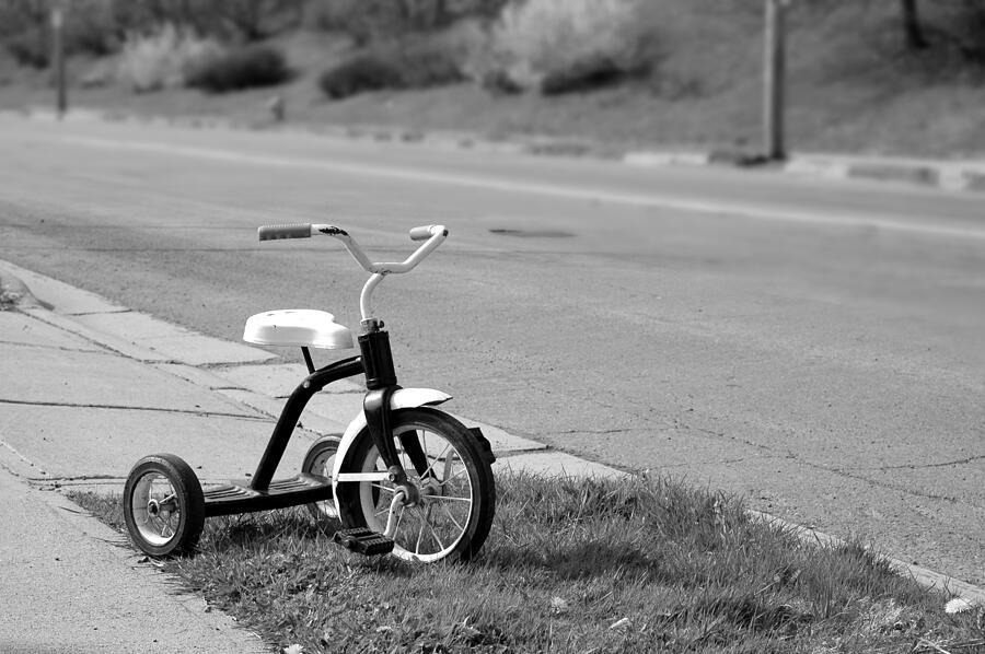 Roadside Tricycle Photograph by Shaunl