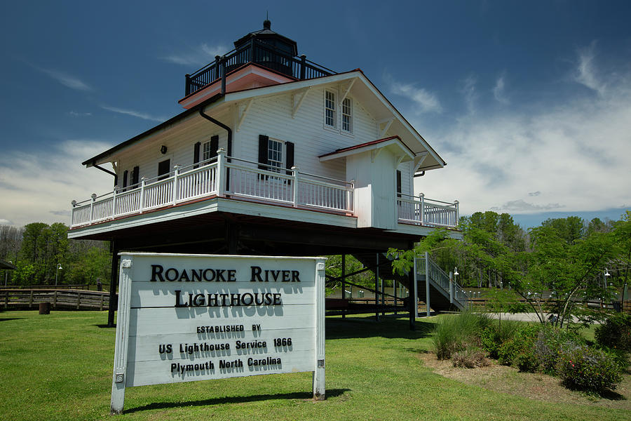 Roanoke River Lighthouse Photograph by Doug McPherson