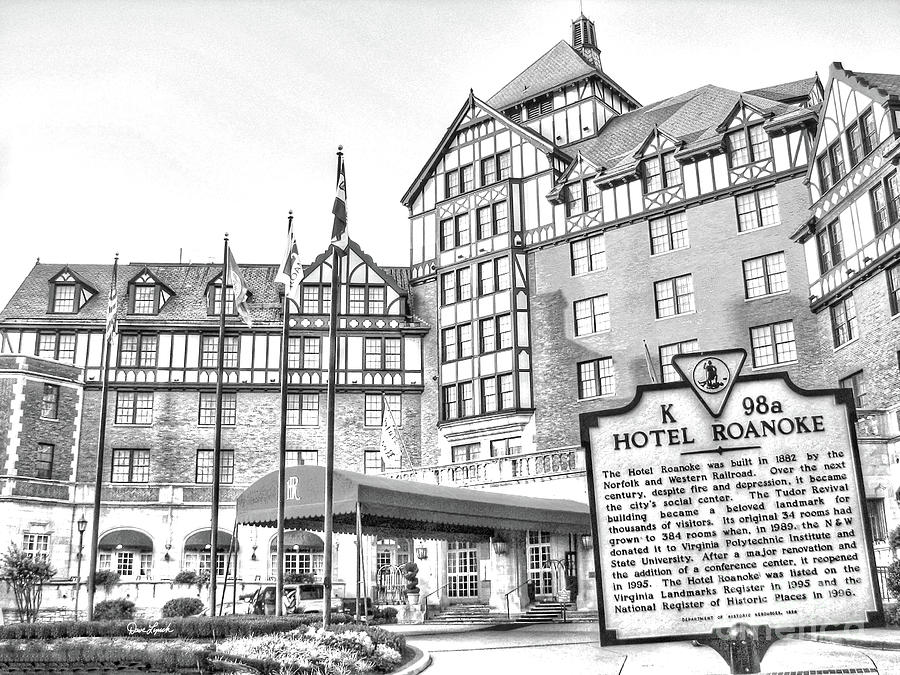 Roanoke VA Virginia - Hotel Roanoke In Black and White Photograph by Dave Lynch