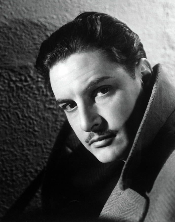 ROBERT DONAT in THE 39 STEPS -1935-, directed by ALFRED HITCHCOCK. Photograph by Album