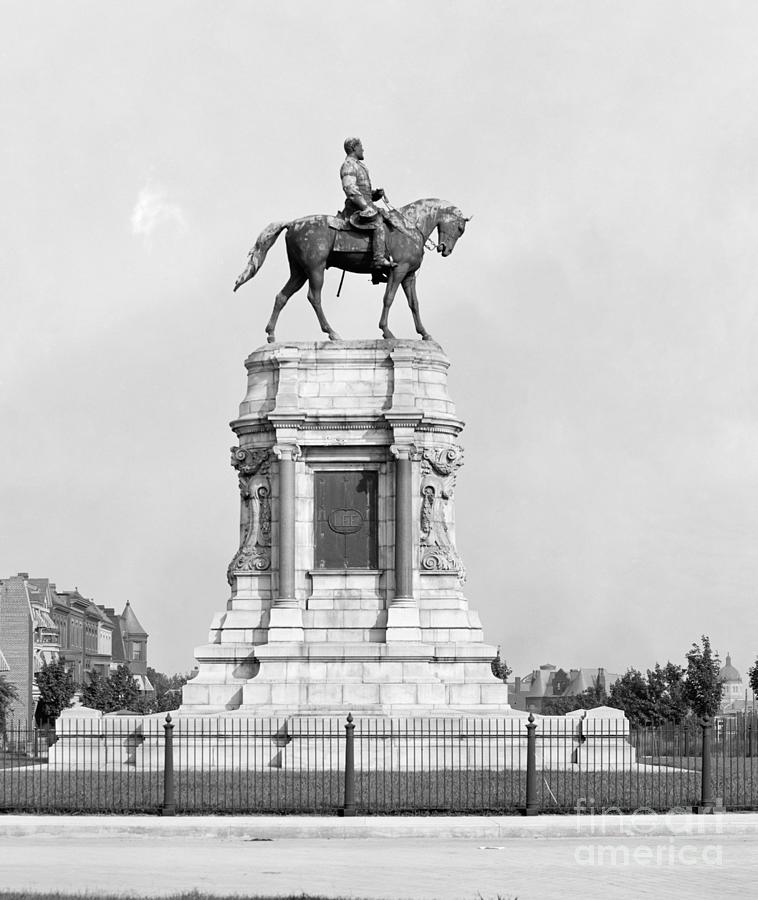 Robert E Lee Statue, c1910 Photograph by Granger