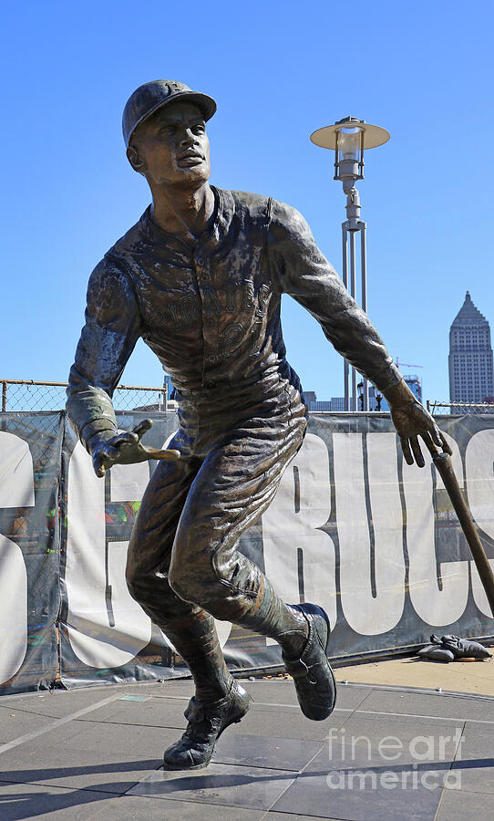 Roberto Clemente Statue at PNC Park 7024 Photograph by Jack Schultz ...