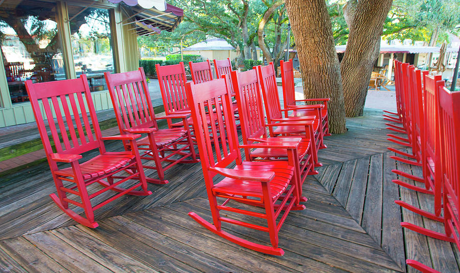 Restaurant that sells online rocking chairs