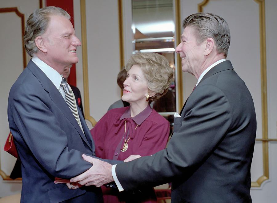 Ronald and Nancy Reagan Meeting Billy Graham 1981 Photograph by The ...