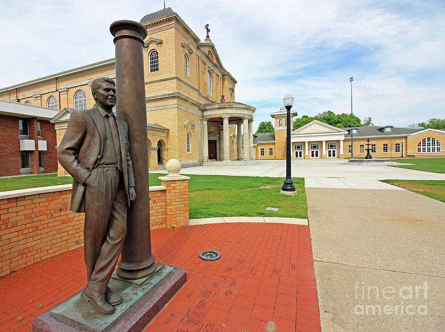 Ronald Reagan Statue And Christ Chapel Hillsdale College 6523 Photograph