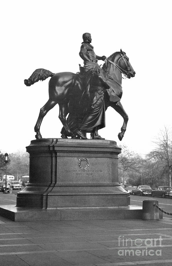 Roosevelt Statue, 1953 Photograph by Angelo Rizzuto