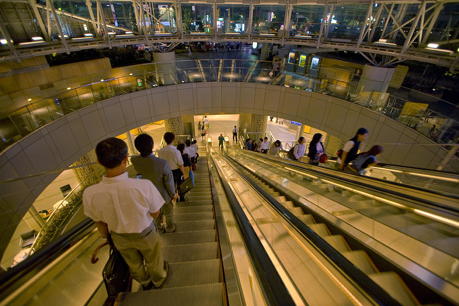 Roppongi Hills pedestrian escalators. Photograph by Merten Snijders