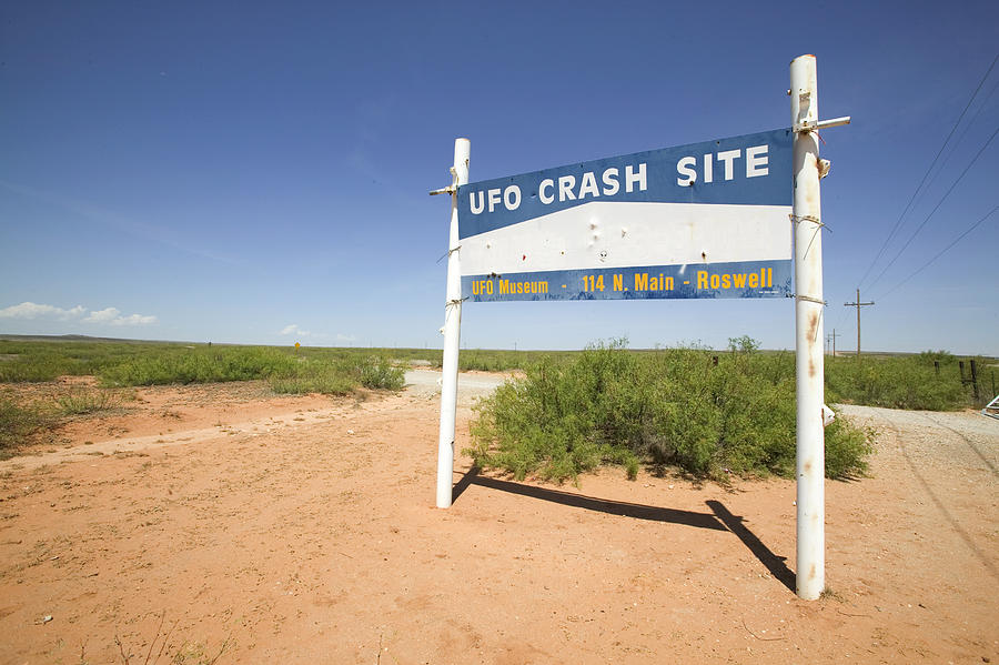 Roswell UFO Museum Sign Photograph by David Zaitz