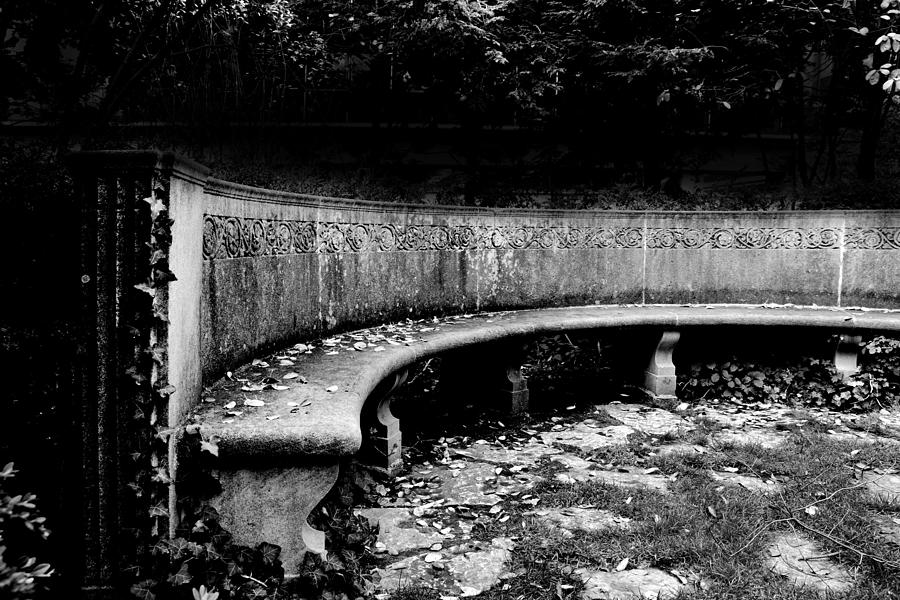 Round Stone Bench Shakespeare Garden Evanston Illinois Black And White ...