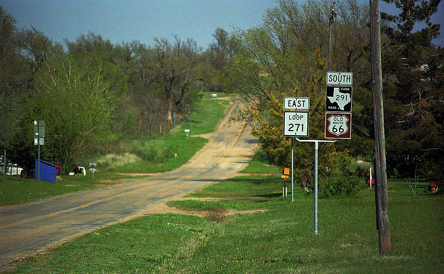 Route 66 - Alanreed Texas 2007 Photograph by Frank Romeo