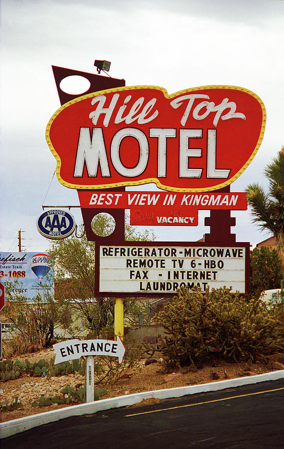 Route 66 - Hill Top Motel 2007 Photograph by Frank Romeo
