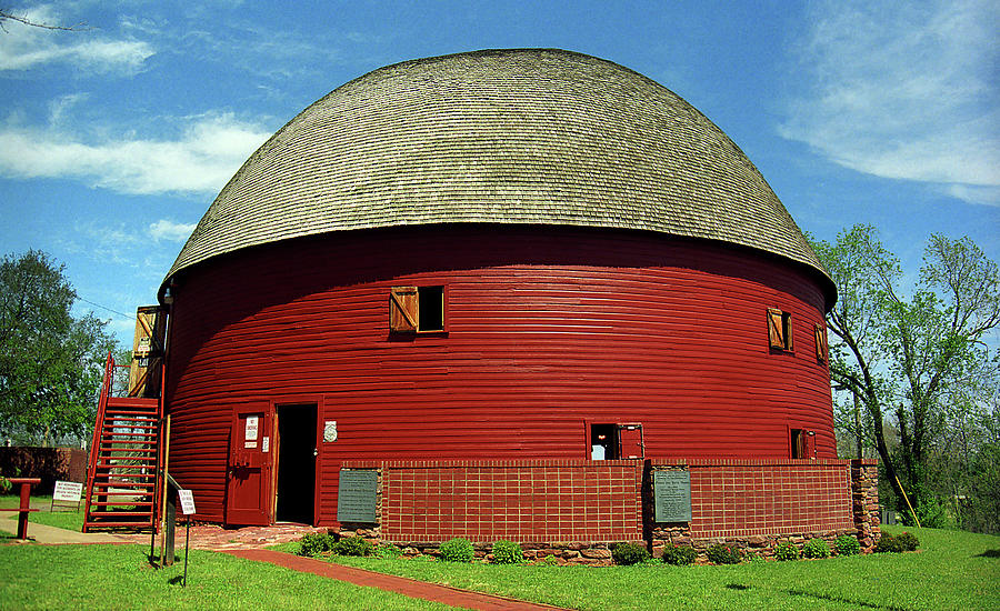 Arcadia Photograph - Route 66 - Round Barn 2007 by Frank Romeo