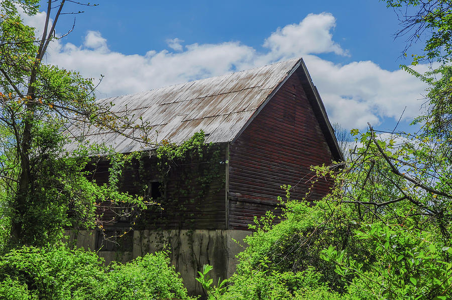 Roxborough Philadelphia - Barn Photograph by Bill Cannon