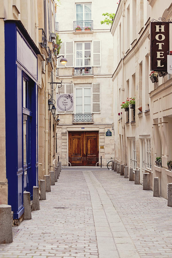 Rue Git-le-Coeur - Paris, France Photograph by Melanie Alexandra Price