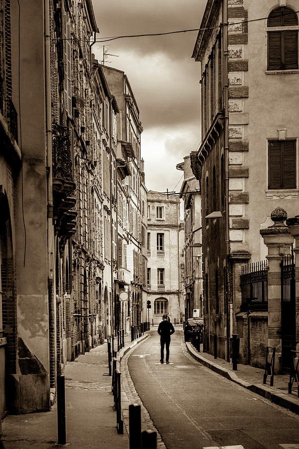 Rue Mage in Toulouse Photograph by W Chris Fooshee