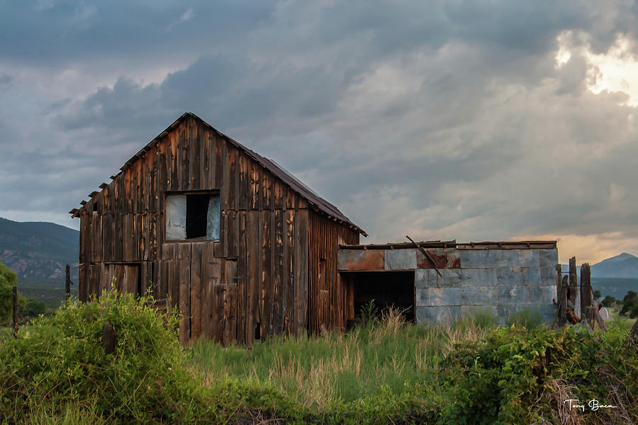 Rural Fremont County Barn Photograph by Tony Baca