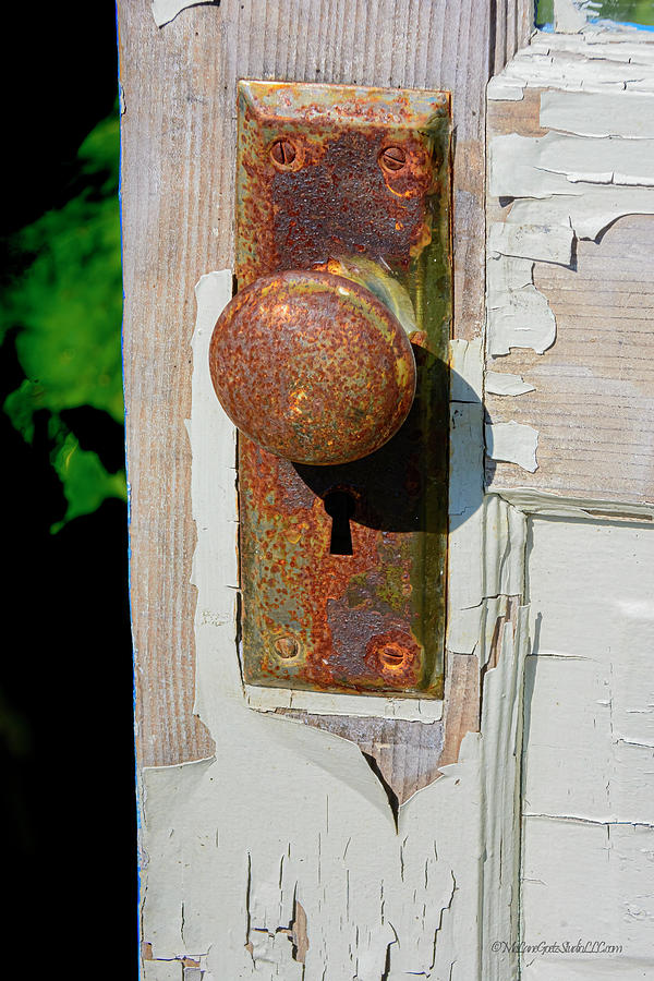 Rusty Door Knob Photograph by LeeAnn McLaneGoetz McLaneGoetzStudioLLCcom