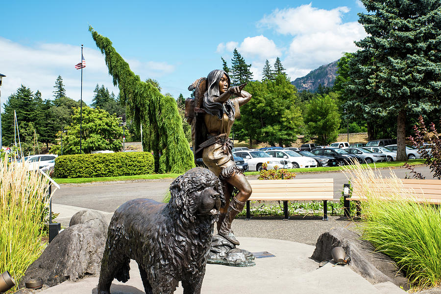 Sacagawea Points to the West Photograph by Tom Cochran