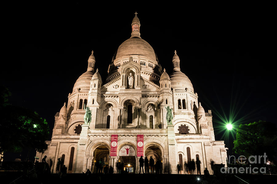 Sacre Coeur Basilica at night Photograph by Vicente Sargues