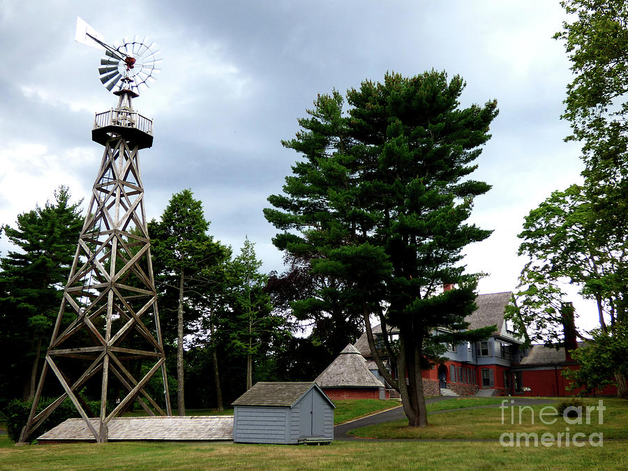 Sagamoor Hill Windmill Photograph by Charles Robinson