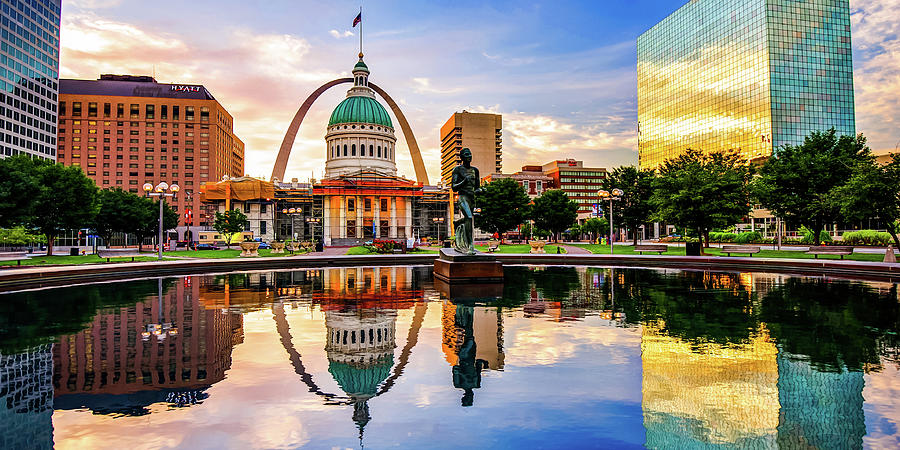 St. Louis Arch With Old Courthouse Photograph by Panoramic Images - Fine  Art America