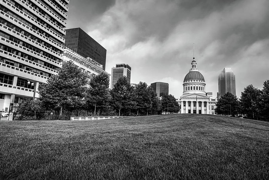 Saint Louis Missouri Old Courthouse And Skyline - Black And White Photograph by Gregory Ballos