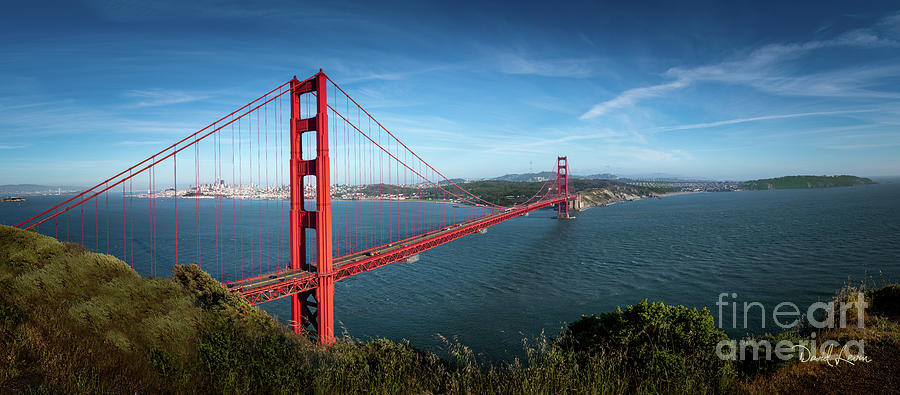 San Franciscos Iconic Golden Gate Bridge Photograph by David Levin