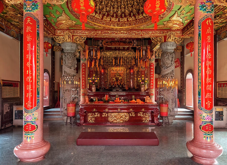 San Jao Xian Lo Dai Tien Gong Faan Fu Qian Sui Altar DTHSP0290 Photograph by Gerry Gantt