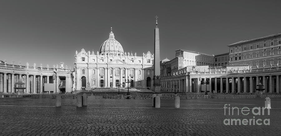 San Pietro - Rome Italy - Black and White Photograph by Brian Jannsen