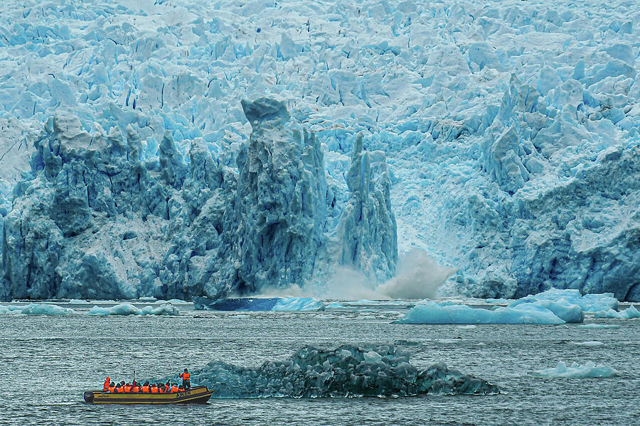 Calving San Rafeal Glacier  Photograph by Leslie Struxness