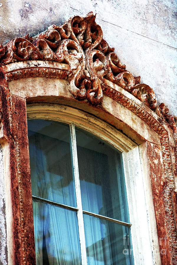 Savannah Window Frame in Georgia Photograph by John Rizzuto