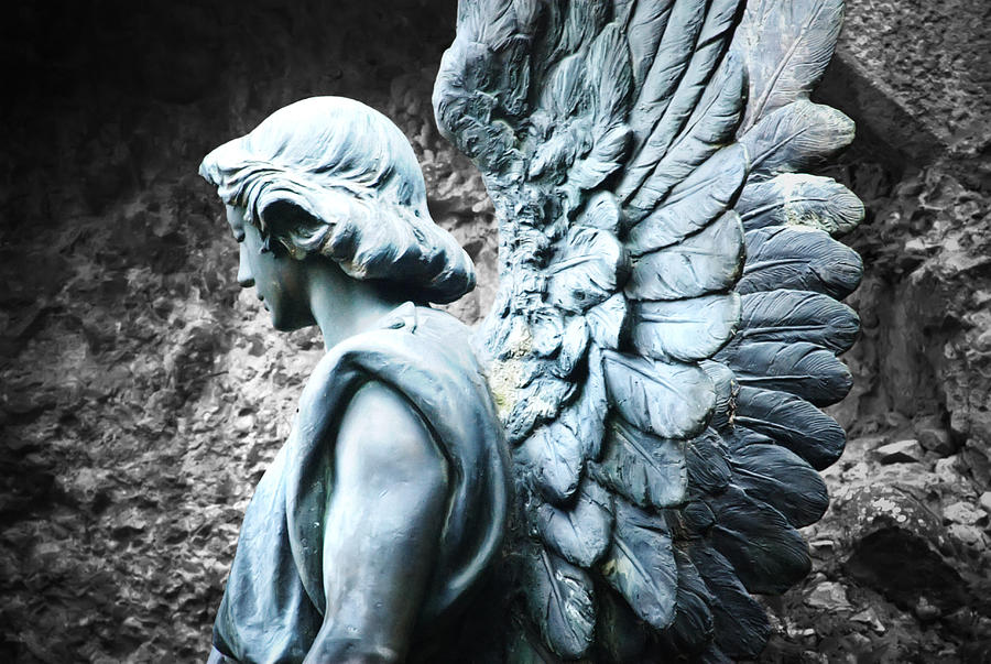 Sculpture of an angel Photograph by Víctor Nuño