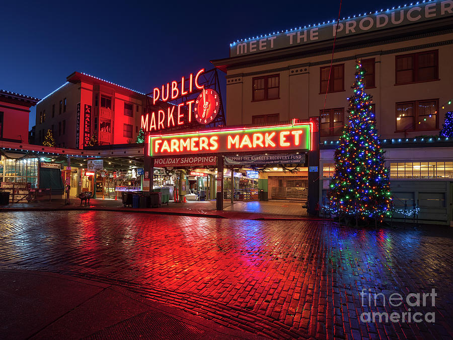 Seattle Christmas Pike Place Market Photograph by Mike Reid - Fine Art ...