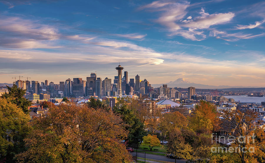 Seattle Photograph - Seattle Kerry Park Fall Colors by Mike Reid