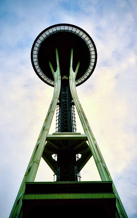 Seattle Space Needle Photograph by Gordon James