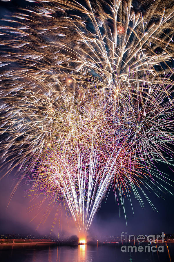 SeaWorld Fireworks over Mission Bay, San Diego, California Photograph by Sam Antonio
