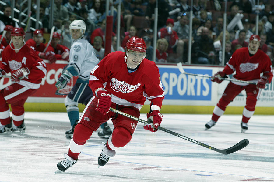 Sergei Fedorov skates Photograph by Donald Miralle