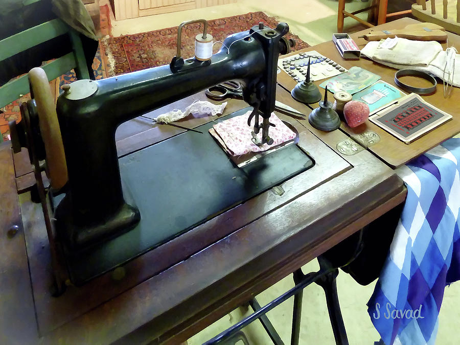 Sewing Machine With Sissors Photograph by Susan Savad
