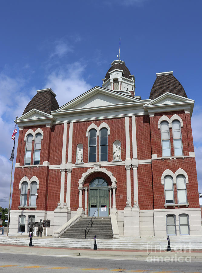 Shelby County Courthouse in Shelbyville Illinois 4605 Photograph by Jack Schultz