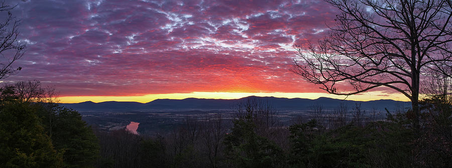 Shenandoah Valley Sunrise 12-2-22 Photograph by Lara Ellis