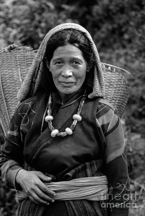 Sherpa Woman - Nepal Photograph by Craig Lovell