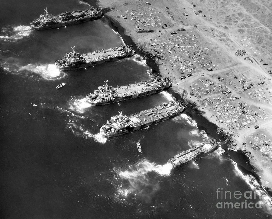 Ships Landing On Iwo Jima, 1945 Photograph by Granger