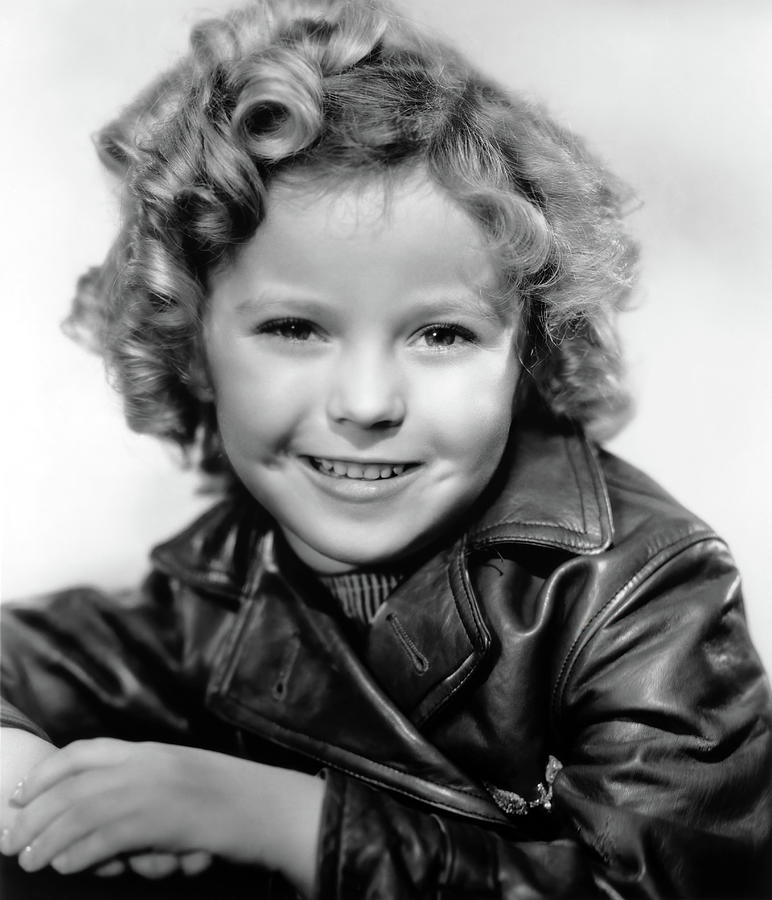 SHIRLEY TEMPLE in BRIGHT EYES -1934-, directed by DAVID BUTLER. Photograph by Album