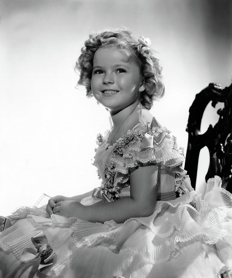 Shirley Temple Photograph - SHIRLEY TEMPLE in THE LITTLEST REBEL -1935-, directed by DAVID BUTLER. by Album