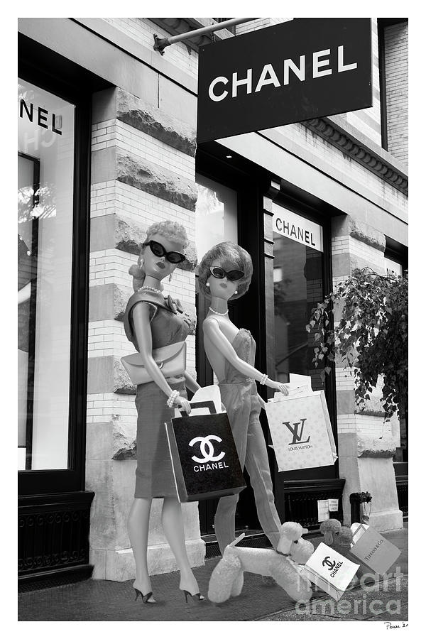 Shopping Chanel Blond by David Parise