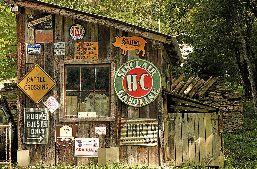Sign Shed Rabbit Hash Photograph