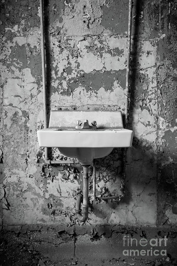 Sink Cellblock Ohio State Reformatory Mansfield Shawshank Redemption Photograph by Edward Fielding