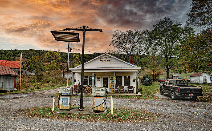 Sinking Creek General Store Photograph by Bob Bell