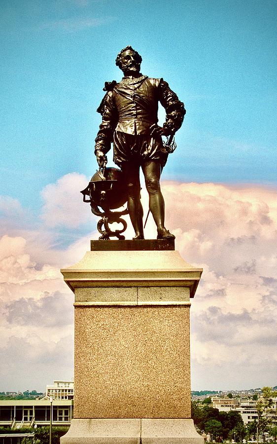 Sir Francis Drake Statue on Plymouth Hoe Photograph by Gordon James